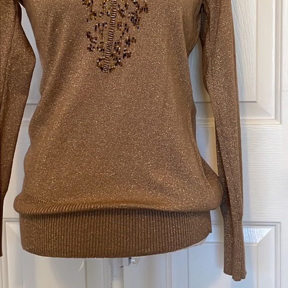 NWOT Caché Vintage Gold Metallic Cold Shoulder Embellished Sweater - Picture 3 of 10